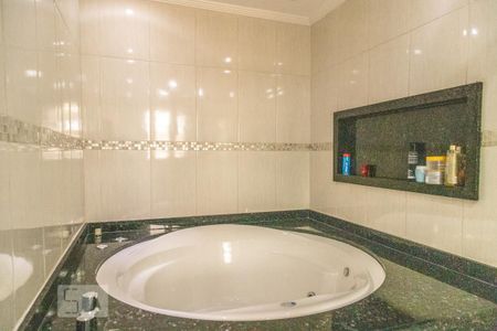 Casa à venda com 350m², 3 quartos e 2 vagasBanheiro da Suíte 1