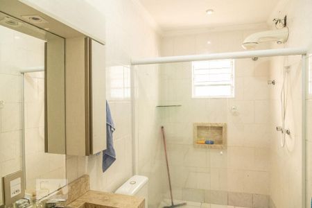 Casa à venda com 350m², 3 quartos e 2 vagasBanheiro da Suíte 2