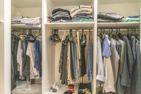 Casa à venda com 350m², 3 quartos e 2 vagasCloset da suíte 1