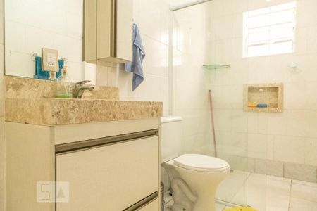 Casa à venda com 350m², 3 quartos e 2 vagasBanheiro da Suíte 2