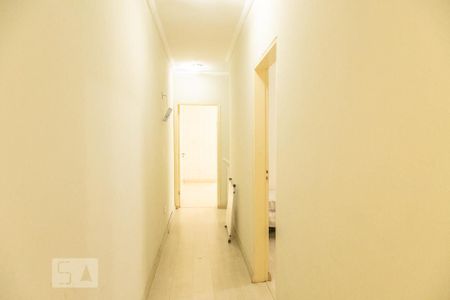 Casa à venda com 350m², 3 quartos e 2 vagasCorredor