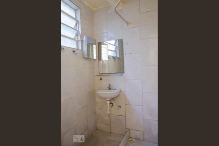 Casa à venda com 65m², 1 quarto e sem vaga Casa à venda com 65m², 1 quarto e sem vagaBanheiro