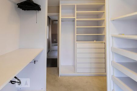 Apartamento à venda com 161m², 2 quartos e 4 vagasCloset
