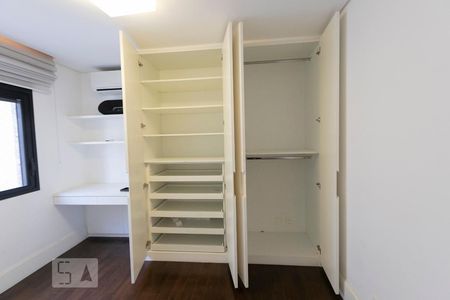 Apartamento à venda com 161m², 2 quartos e 4 vagasSuíte 1