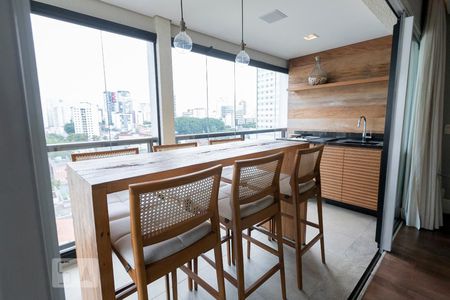 Apartamento à venda com 161m², 2 quartos e 4 vagasVaranda