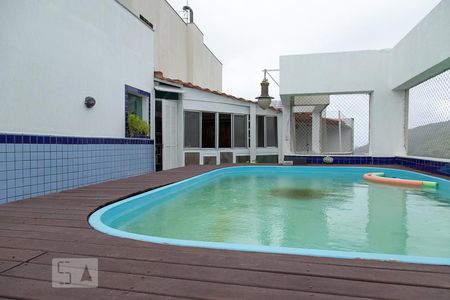 Apartamento à venda com 150m², 3 quartos e 2 vagas Apartamento à venda com 150m², 3 quartos e 2 vagasPiscina