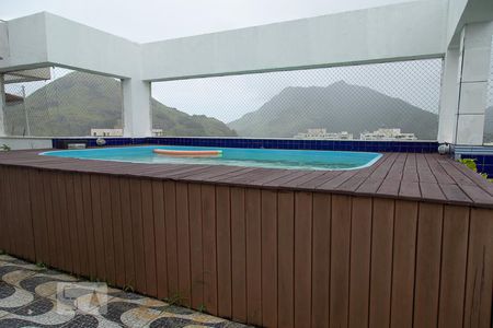 Apartamento à venda com 150m², 3 quartos e 2 vagas Apartamento à venda com 150m², 3 quartos e 2 vagasPiscina