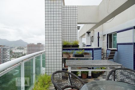 Apartamento à venda com 150m², 3 quartos e 2 vagas Apartamento à venda com 150m², 3 quartos e 2 vagasVaranda