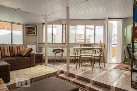 Apartamento à venda com 150m², 3 quartos e 2 vagas Apartamento à venda com 150m², 3 quartos e 2 vagasSala