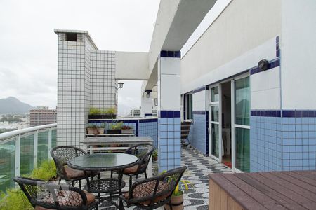 Apartamento à venda com 150m², 3 quartos e 2 vagas Apartamento à venda com 150m², 3 quartos e 2 vagasVaranda