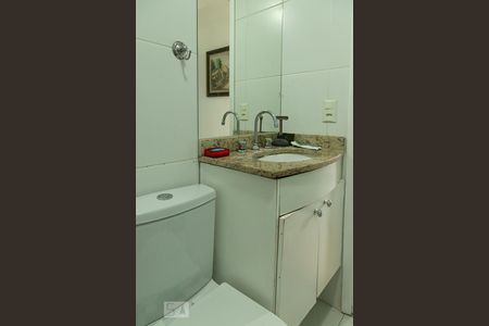 Apartamento à venda com 150m², 3 quartos e 2 vagas Apartamento à venda com 150m², 3 quartos e 2 vagasSuíte
