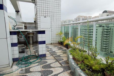 Apartamento à venda com 150m², 3 quartos e 2 vagas Apartamento à venda com 150m², 3 quartos e 2 vagasVaranda