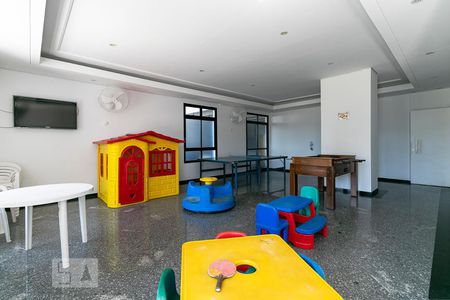 Apartamento para alugar com 100m², 3 quartos e 2 vagasÁrea Comum - Salão de Jogos