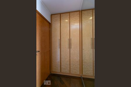 Apartamento para alugar com 100m², 3 quartos e 2 vagasBanheiro da Suíte - Armário