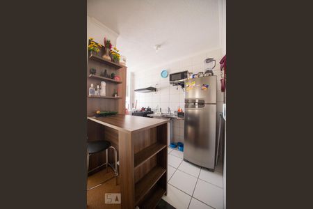 cozinha de apartamento para alugar com 2 quartos, 44m² em Parque Jambeiro, Campinas