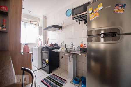 cozinha de apartamento para alugar com 2 quartos, 44m² em Parque Jambeiro, Campinas