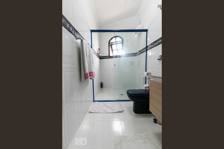 Casa à venda com 380m², 3 quartos e 6 vagasBanheiro da Suíte 1