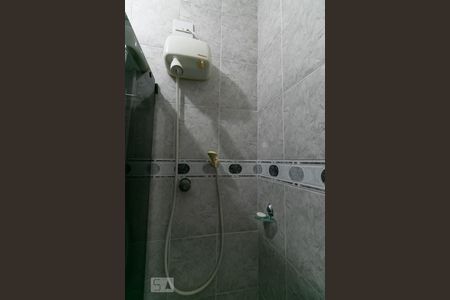 Casa à venda com 380m², 3 quartos e 6 vagasBanheiro da Suíte 2 - Chuveiro