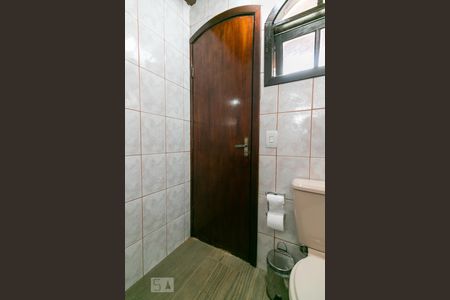 Casa à venda com 380m², 3 quartos e 6 vagasChurrasqueira - Banheiro 5