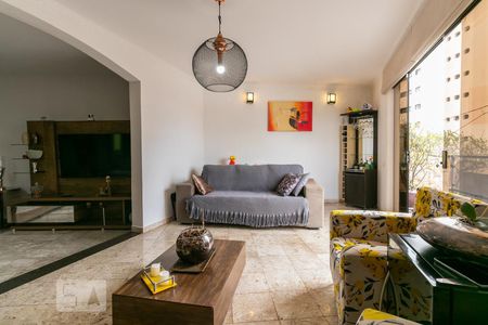 Sala de casa à venda com 3 quartos, 380m² em Jardim Avelino, São Paulo