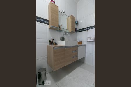 Casa à venda com 380m², 3 quartos e 6 vagasBanheiro da Suíte 1