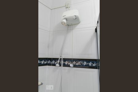 Casa à venda com 380m², 3 quartos e 6 vagasBanheiro da Suíte 1 - Chuveiro