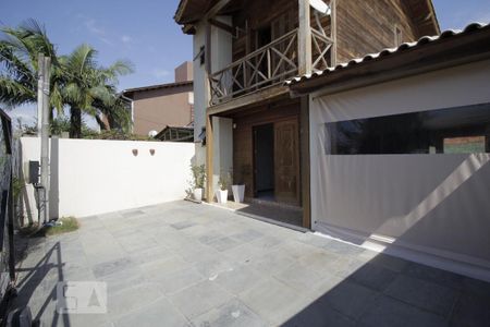 Casa à venda com 82m², 2 quartos e 3 vagasÁrea Externa