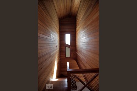 Casa à venda com 82m², 2 quartos e 3 vagasEscada