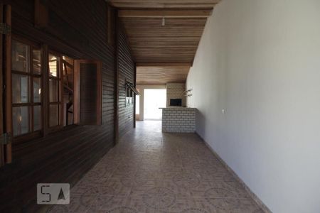 Casa à venda com 82m², 2 quartos e 3 vagasGaragem