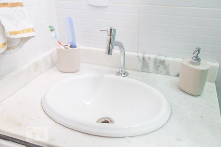 Casa de condomínio à venda com 82m², 3 quartos e 1 vagaBanheiro