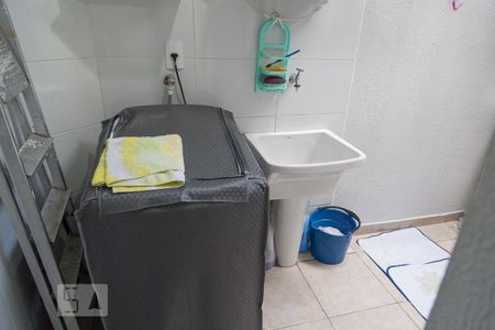Casa de condomínio à venda com 82m², 3 quartos e 1 vagaÁrea de serviço