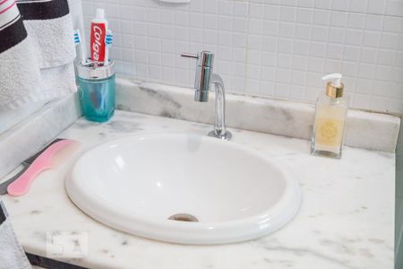 Casa de condomínio à venda com 82m², 3 quartos e 1 vagaBanheiro