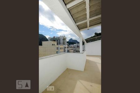 Apartamento à venda com 73m², 2 quartos e sem vagaÁrea comum