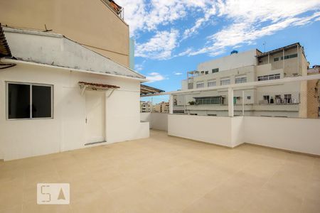 Apartamento à venda com 73m², 2 quartos e sem vagaÁrea comum