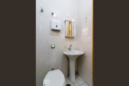 Banheiro da Sala de casa para alugar com 3 quartos, 200m² em Vila Mariana, São Paulo