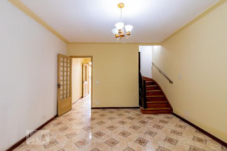 Casa para alugar com 200m², 3 quartos e 2 vagasLavabo