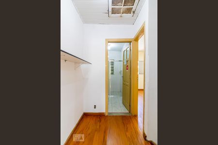 Casa para alugar com 200m², 3 quartos e 2 vagasCorredor Quartos