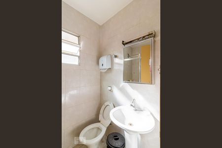 Casa para alugar com 200m², 3 quartos e 2 vagasBanheiro da Suite