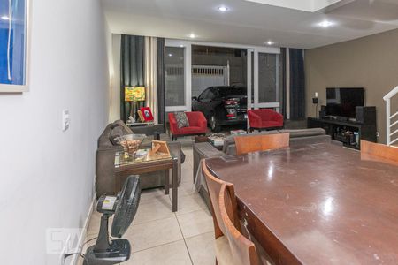 Sala de casa à venda com 4 quartos, 250m² em Vila Gertrudes, São Paulo