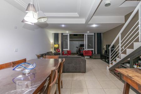 Sala de casa à venda com 4 quartos, 250m² em Vila Gertrudes, São Paulo