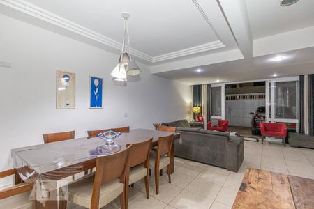 Sala de casa à venda com 4 quartos, 250m² em Vila Gertrudes, São Paulo