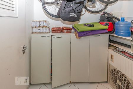 Casa à venda com 250m², 4 quartos e 2 vagasQuarto de Serviço