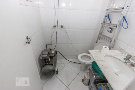 Casa à venda com 250m², 4 quartos e 2 vagasBanheiro do Espaço Multiuso