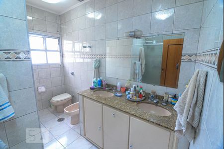 Casa à venda com 382m², 4 quartos e 3 vagasBanheiro