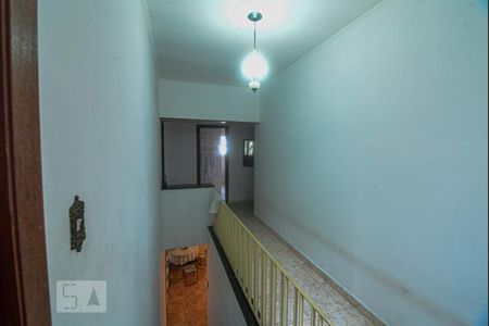 Casa à venda com 382m², 4 quartos e 3 vagasEscadas