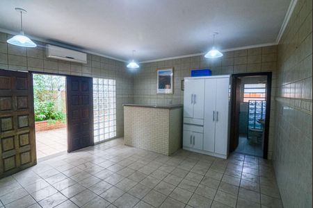 Casa à venda com 382m², 4 quartos e 3 vagasSalão