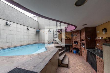 Casa à venda com 240m², 2 quartos e 2 vagasLazer