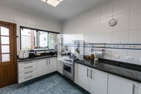 Casa à venda com 240m², 2 quartos e 2 vagasCozinha