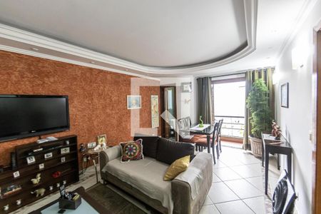 Casa à venda com 240m², 2 quartos e 2 vagasSala