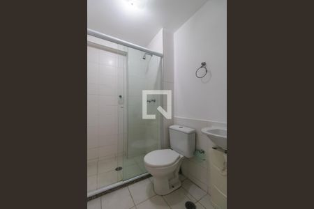 Banheiro da Área de Serviço de apartamento à venda com 4 quartos, 105m² em Jardim Tupanci, Barueri